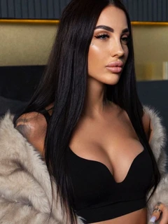Adelina escort in Moscow