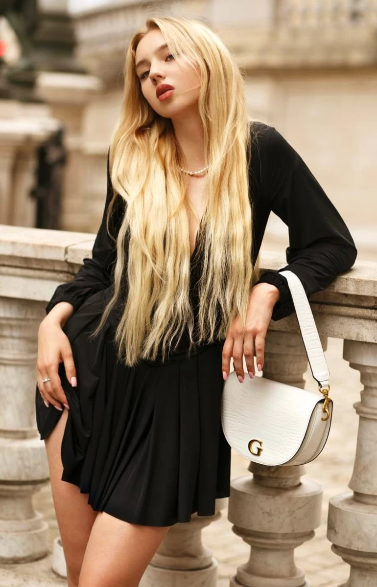 Adeline escort in Moscow