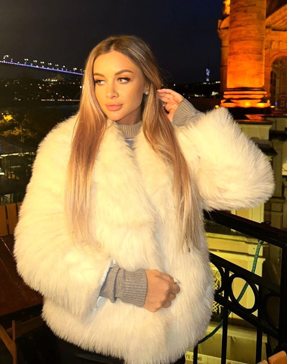 Aleksandra escort in Moscow