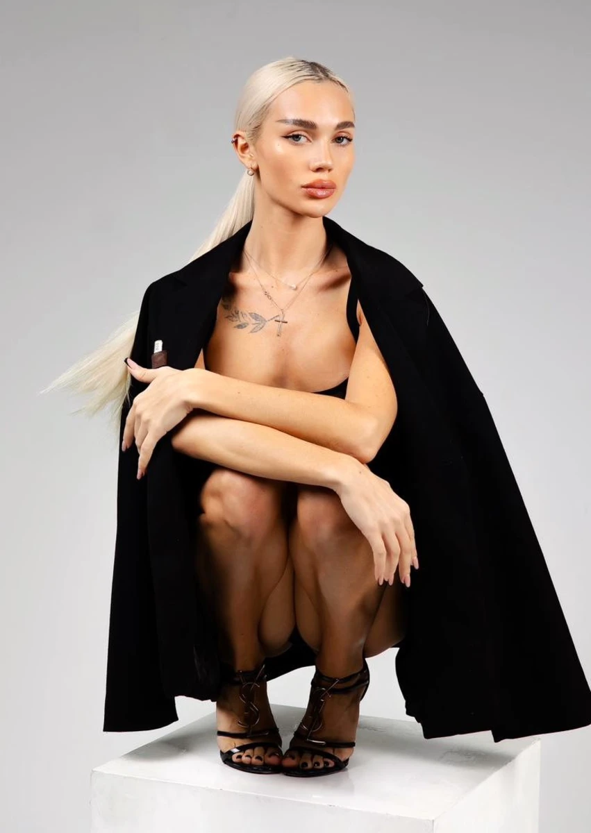 Alice escort in Moscow
