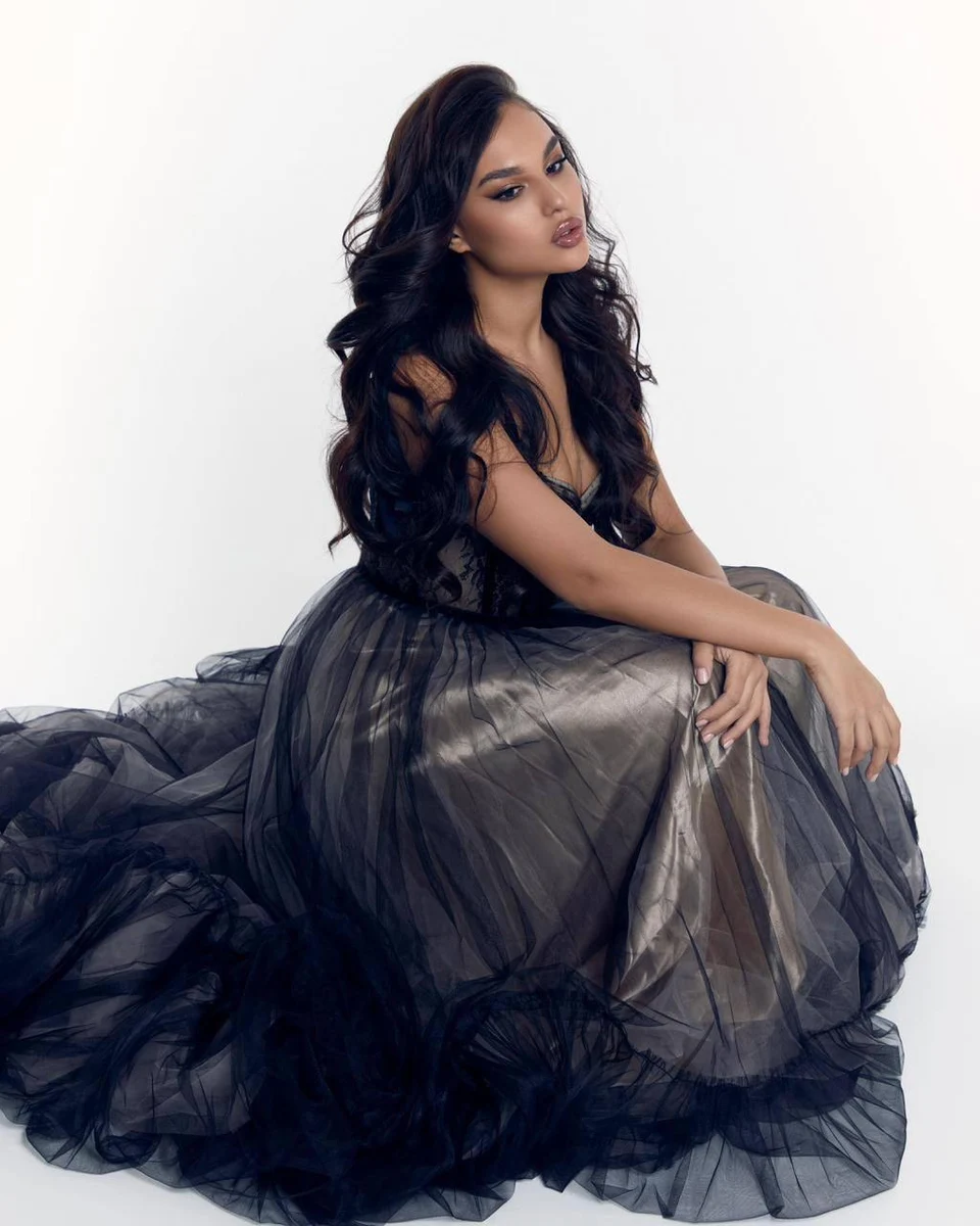 Amina escort in Moscow