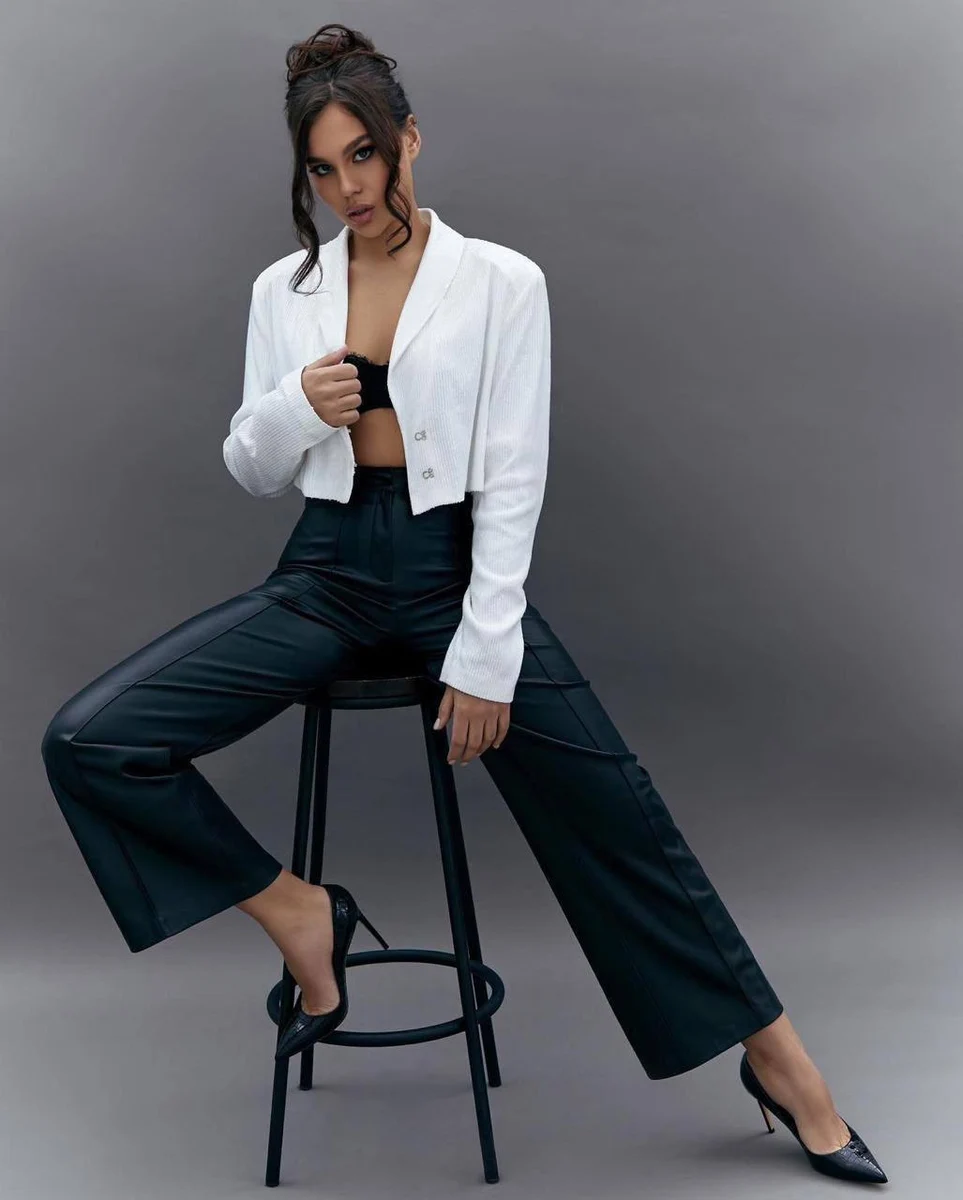 Amina escort in Moscow