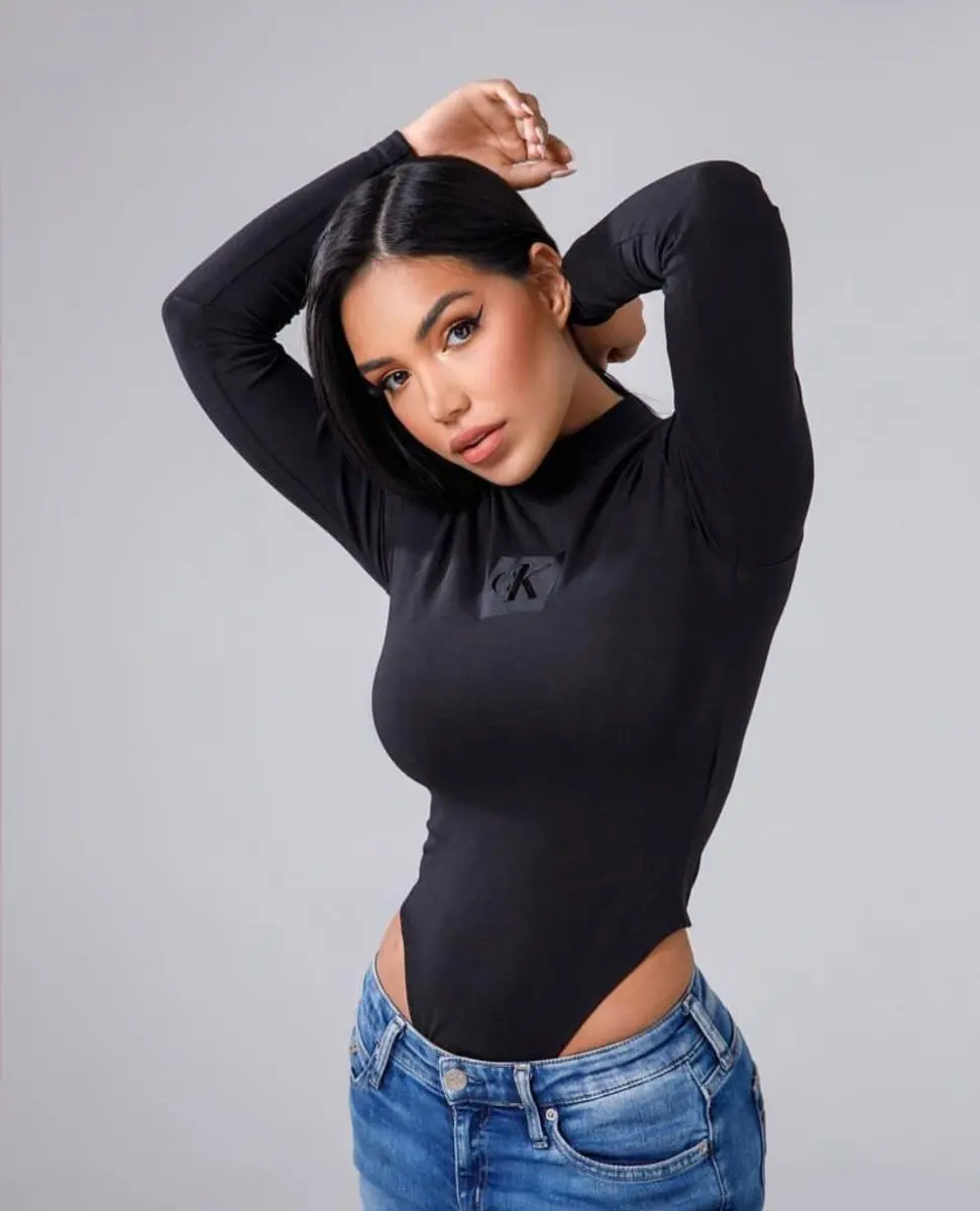  Anika escort in Moscow
