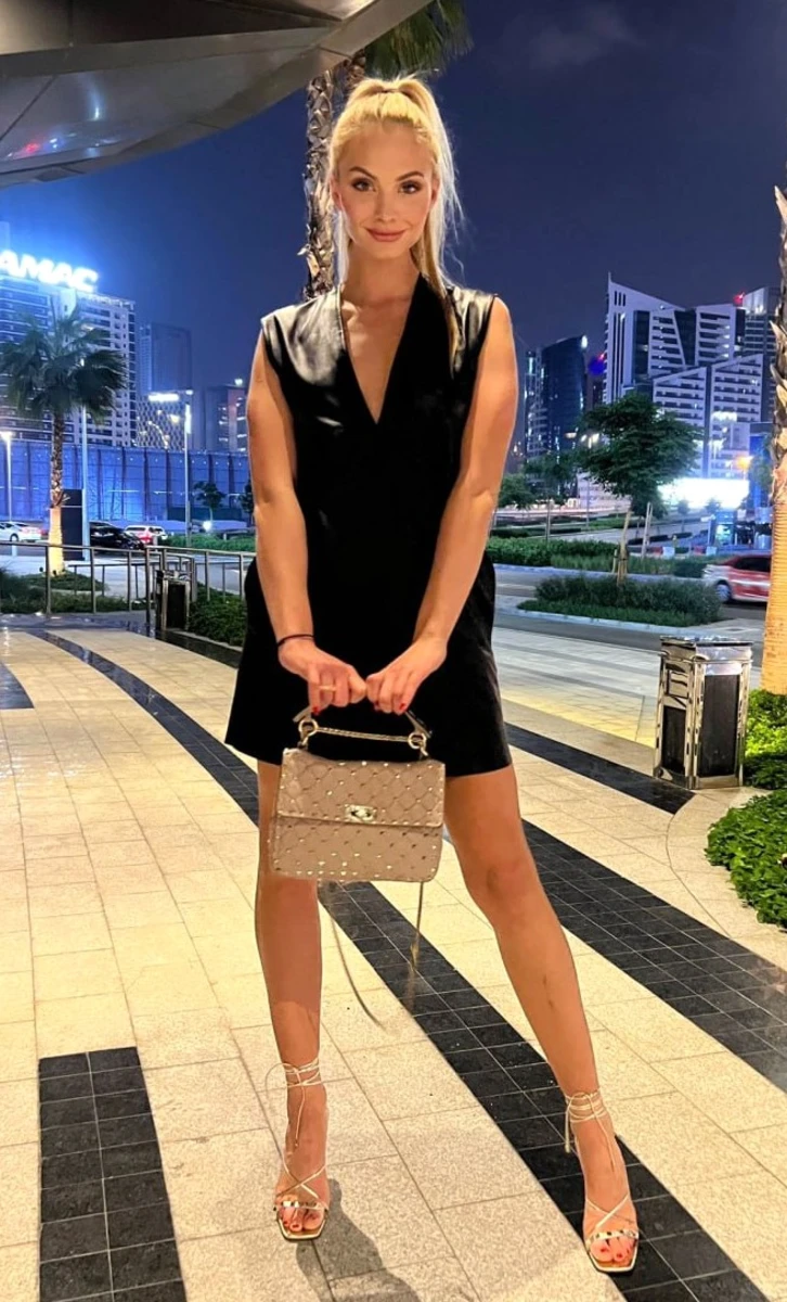 Camille escort in Moscow