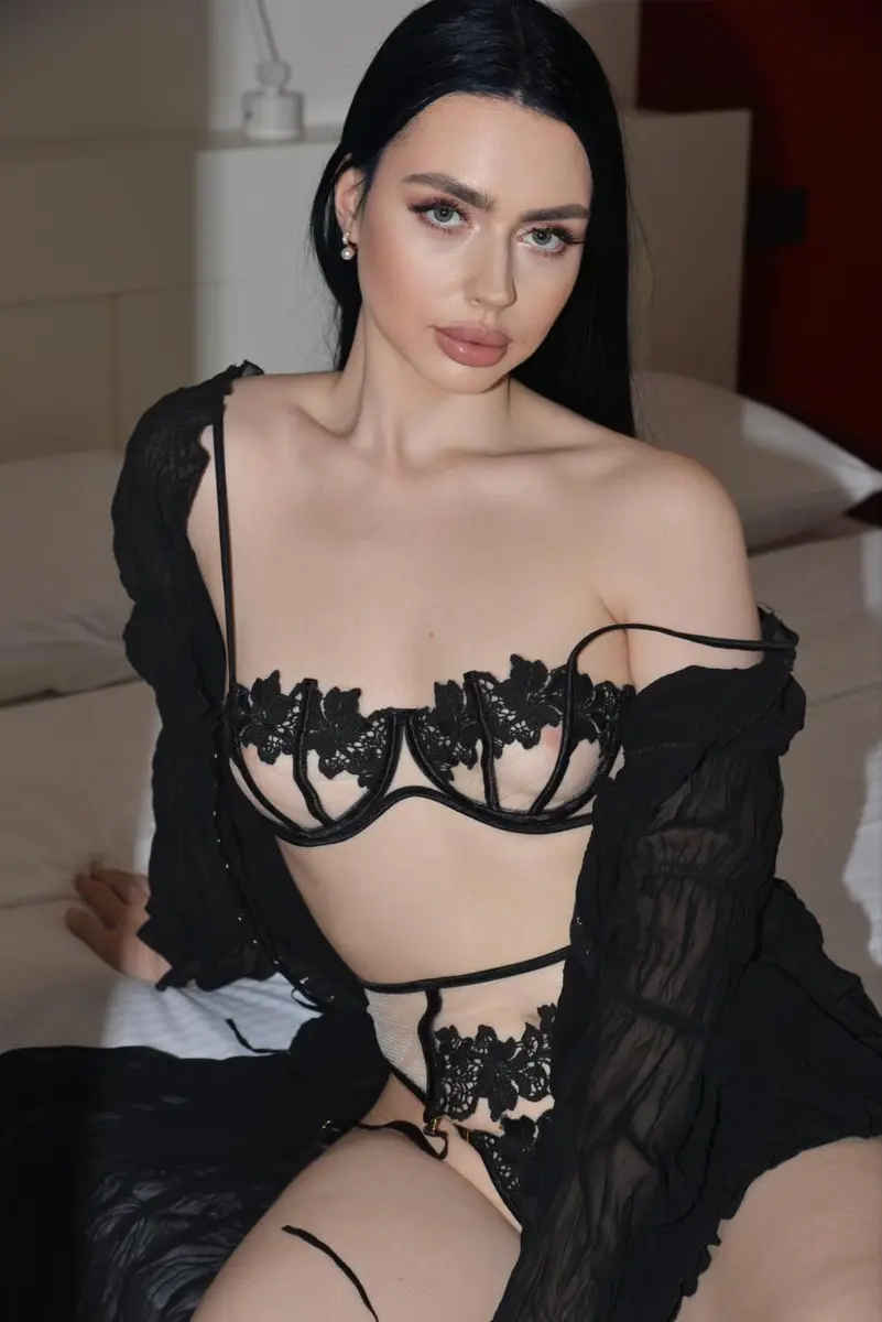 Clodia escort in Moscow
