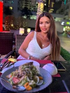 Elina escort in Moscow