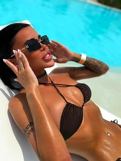 Elli escort in Moscow