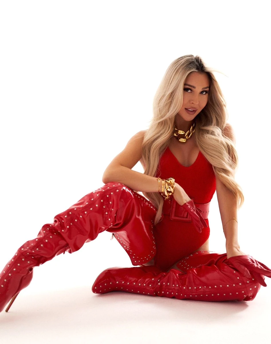 Evelina escort in Moscow