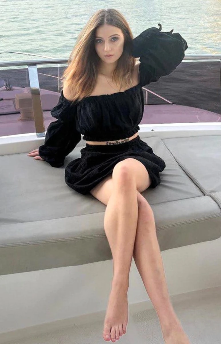 Evelyn escort in Moscow