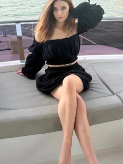 Evelyn escort in Moscow