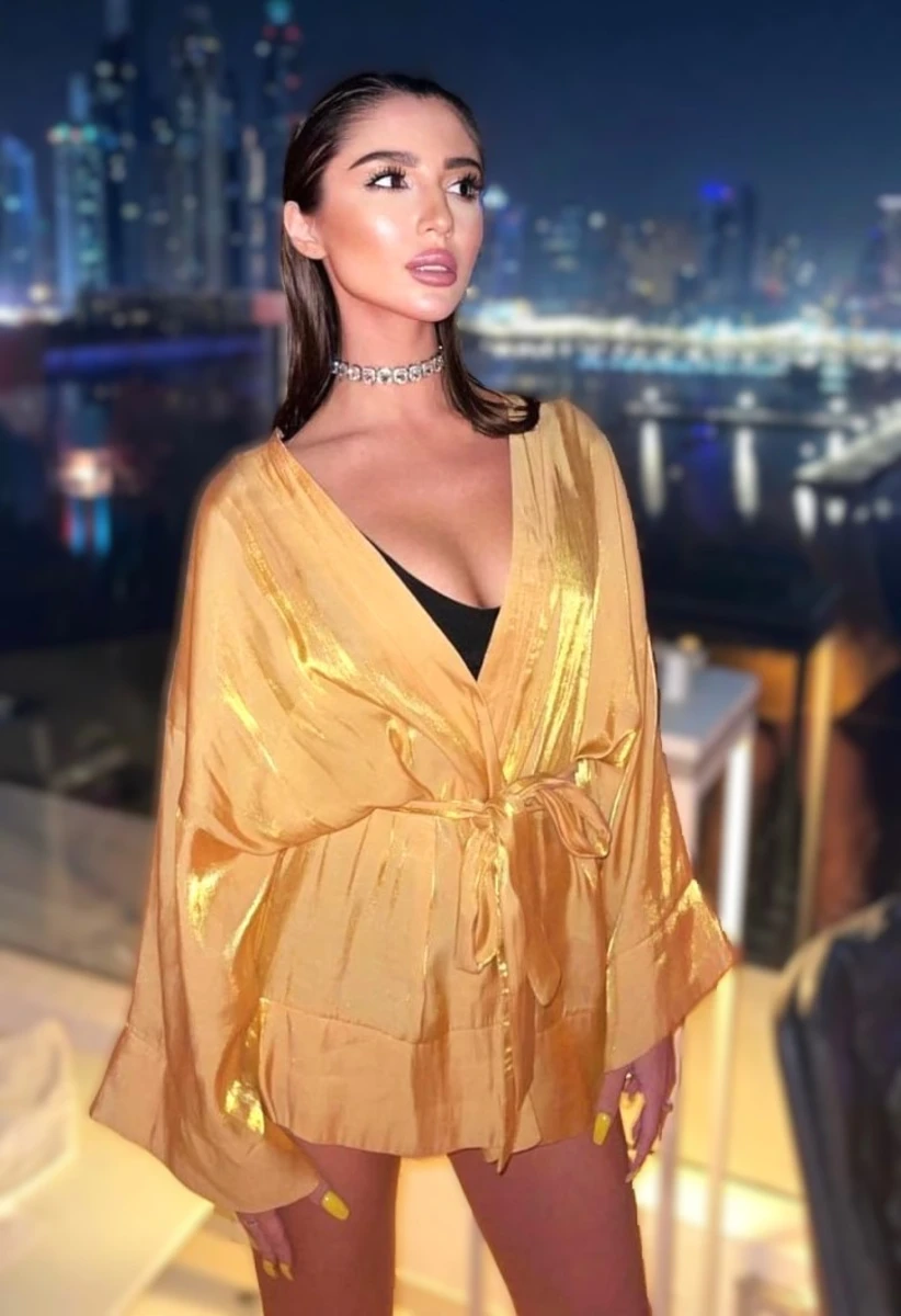 Gina escort in Moscow