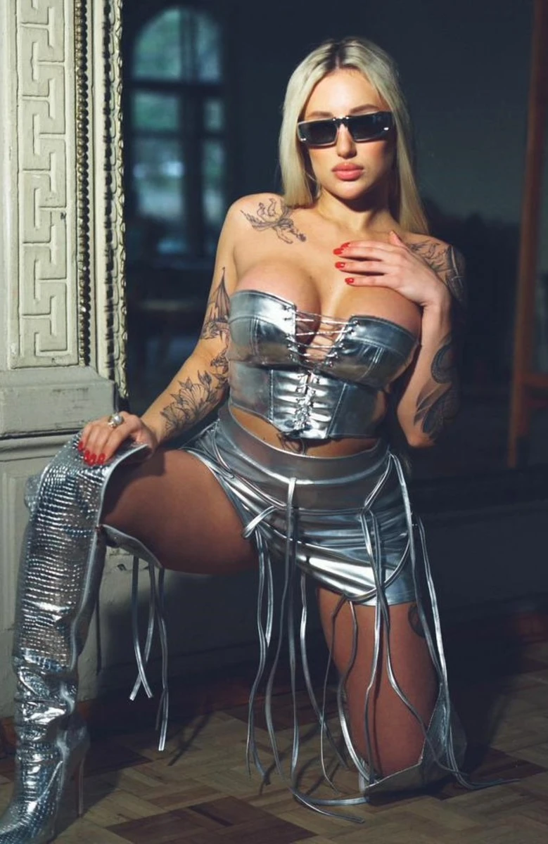 Gretta escort in Moscow