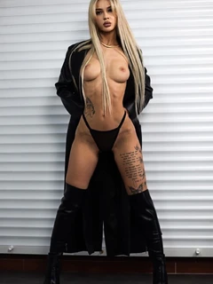 Kari escort in Moscow