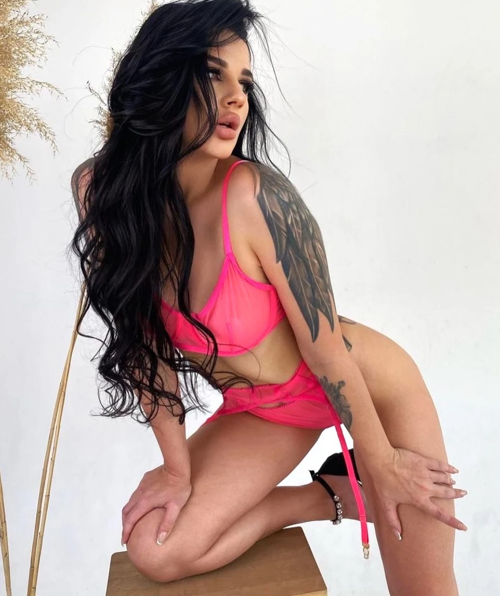 Leonika escort in Moscow