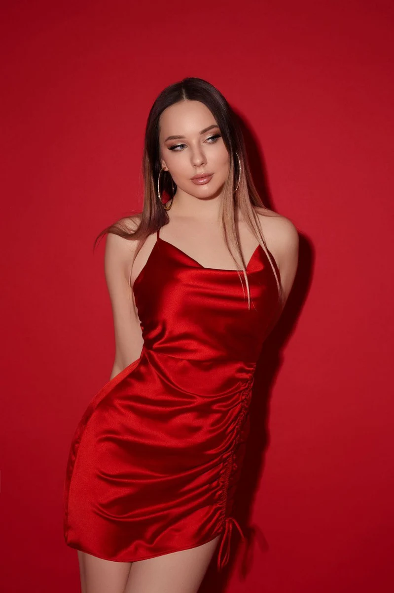  Lesia escort in Moscow