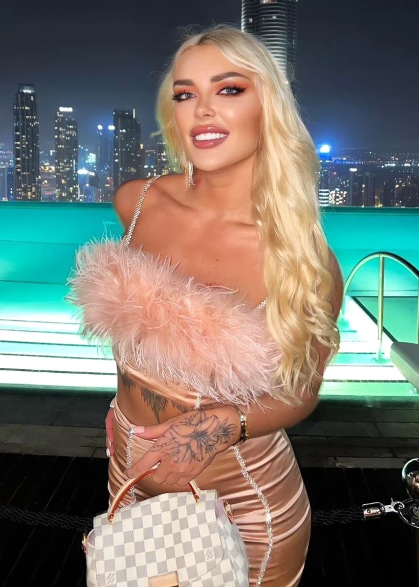 Liza escort in Moscow