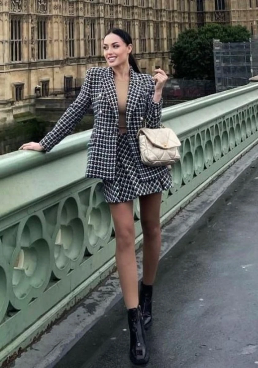 Madlen escort in Moscow