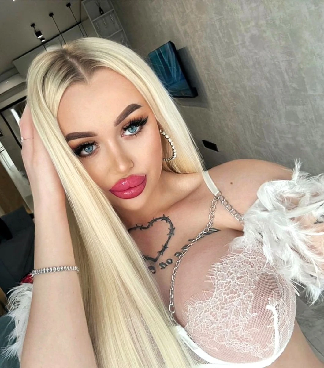 Marta escort in Moscow