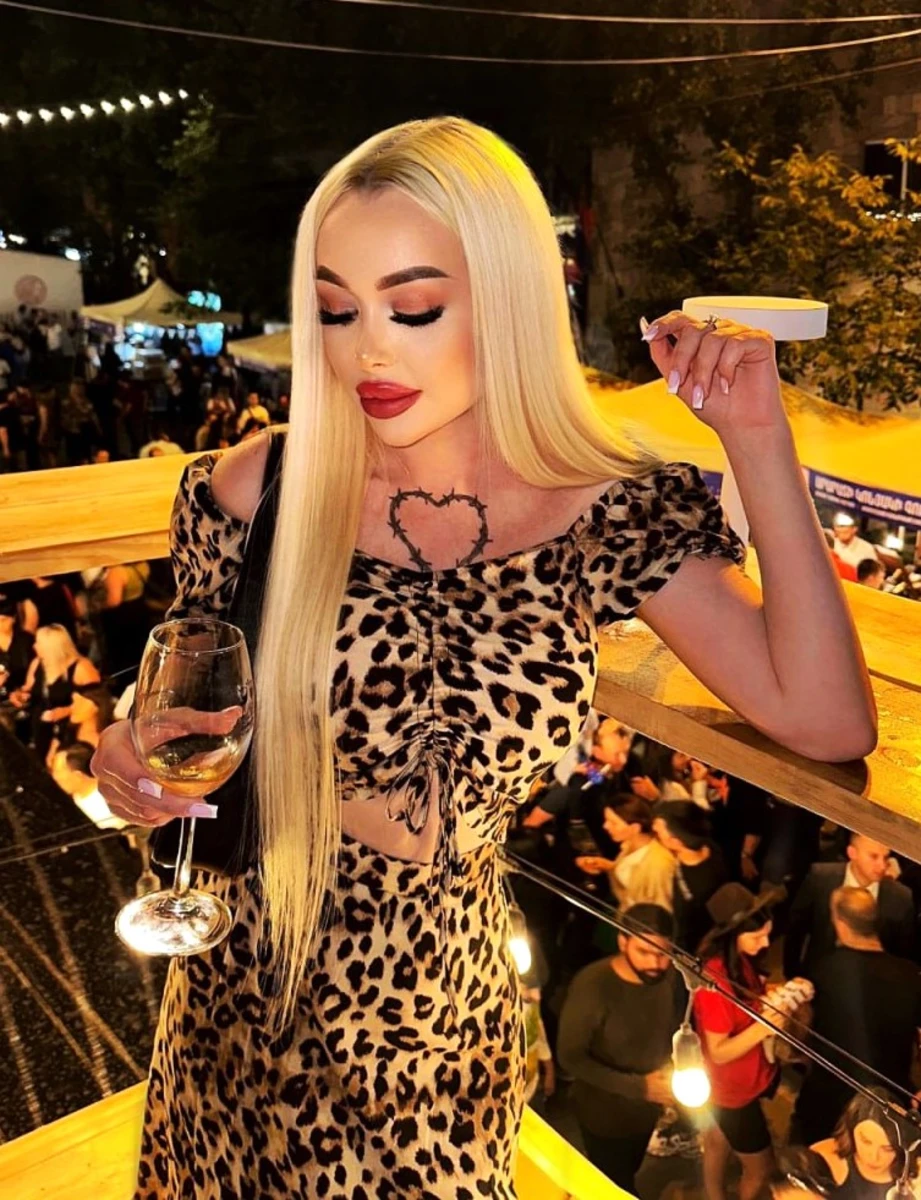 Marta escort in Moscow