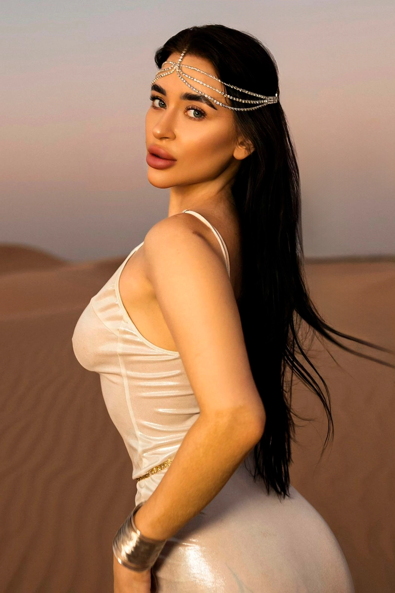 Molli escort in Moscow