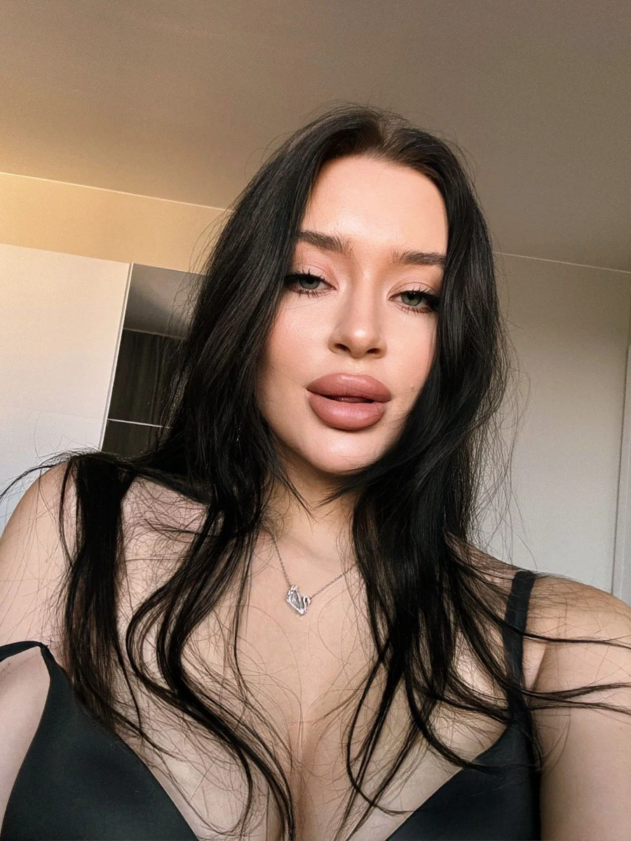 Molli escort in Moscow