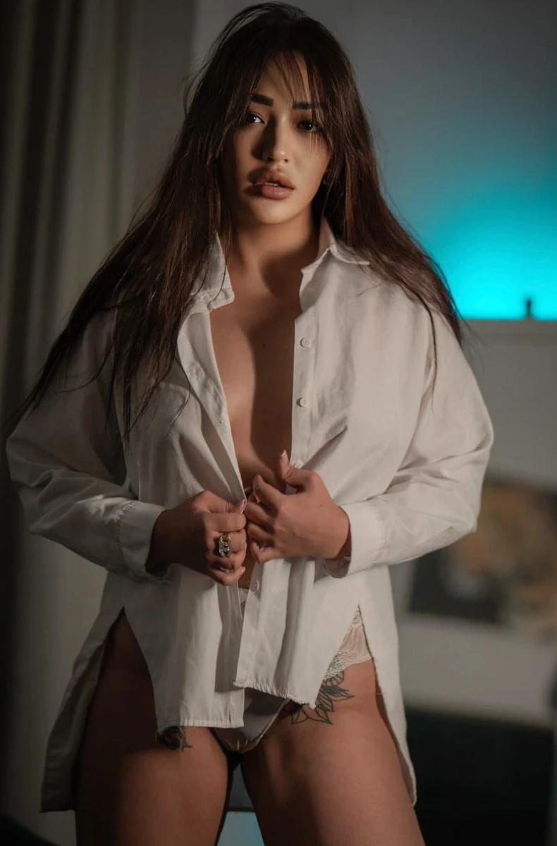 Nely escort in Moscow