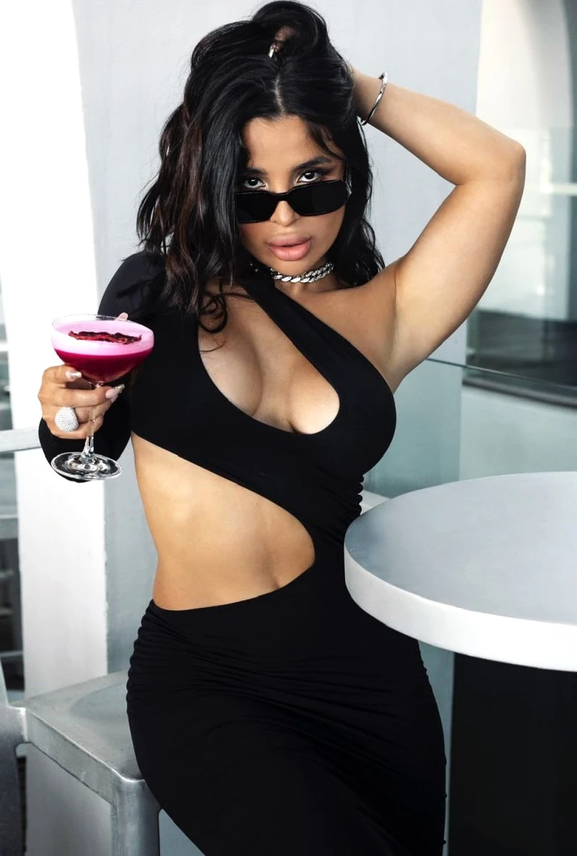 Nita escort in Moscow