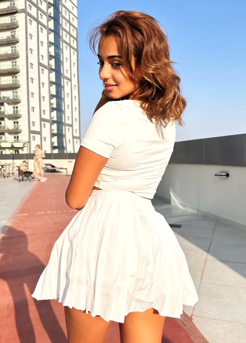 Olya escort in Moscow