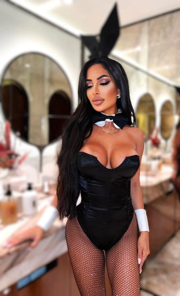 Pamela escort in Moscow
