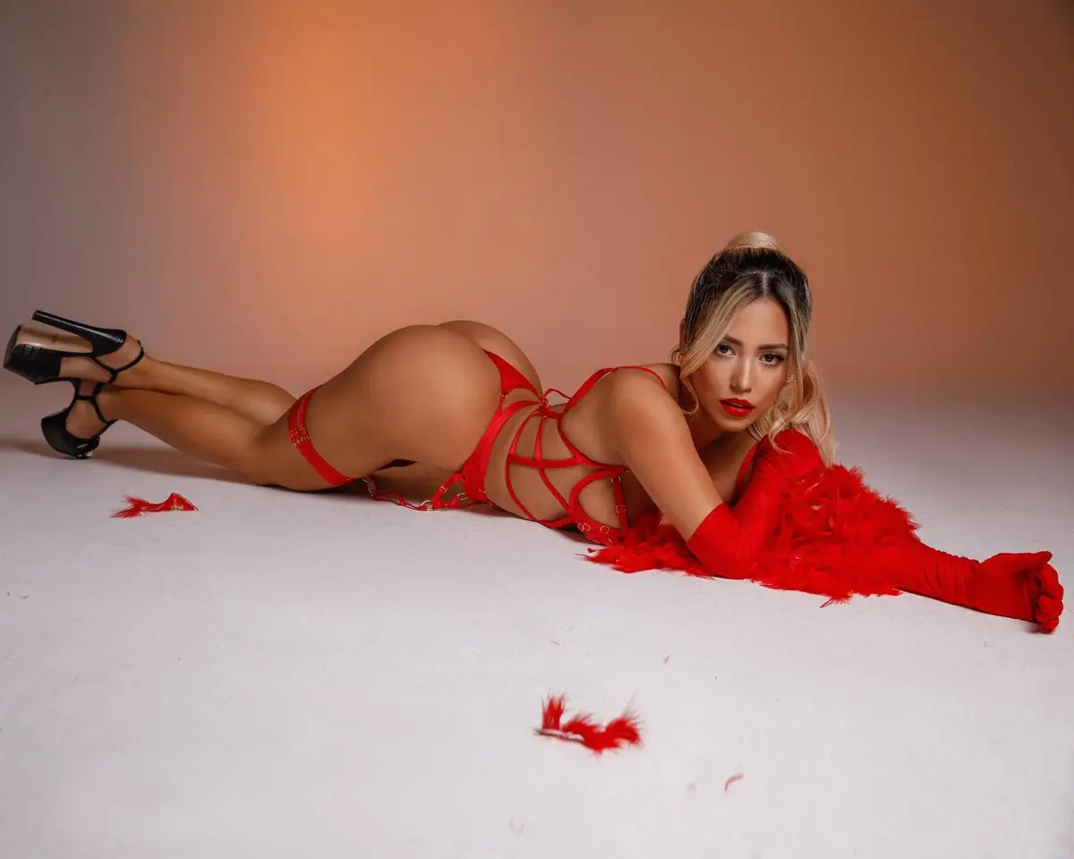 Stepphie escort in Moscow