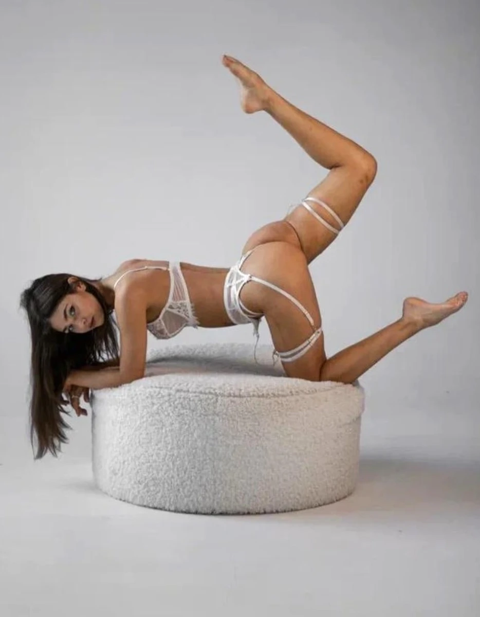 Yana escort in Moscow